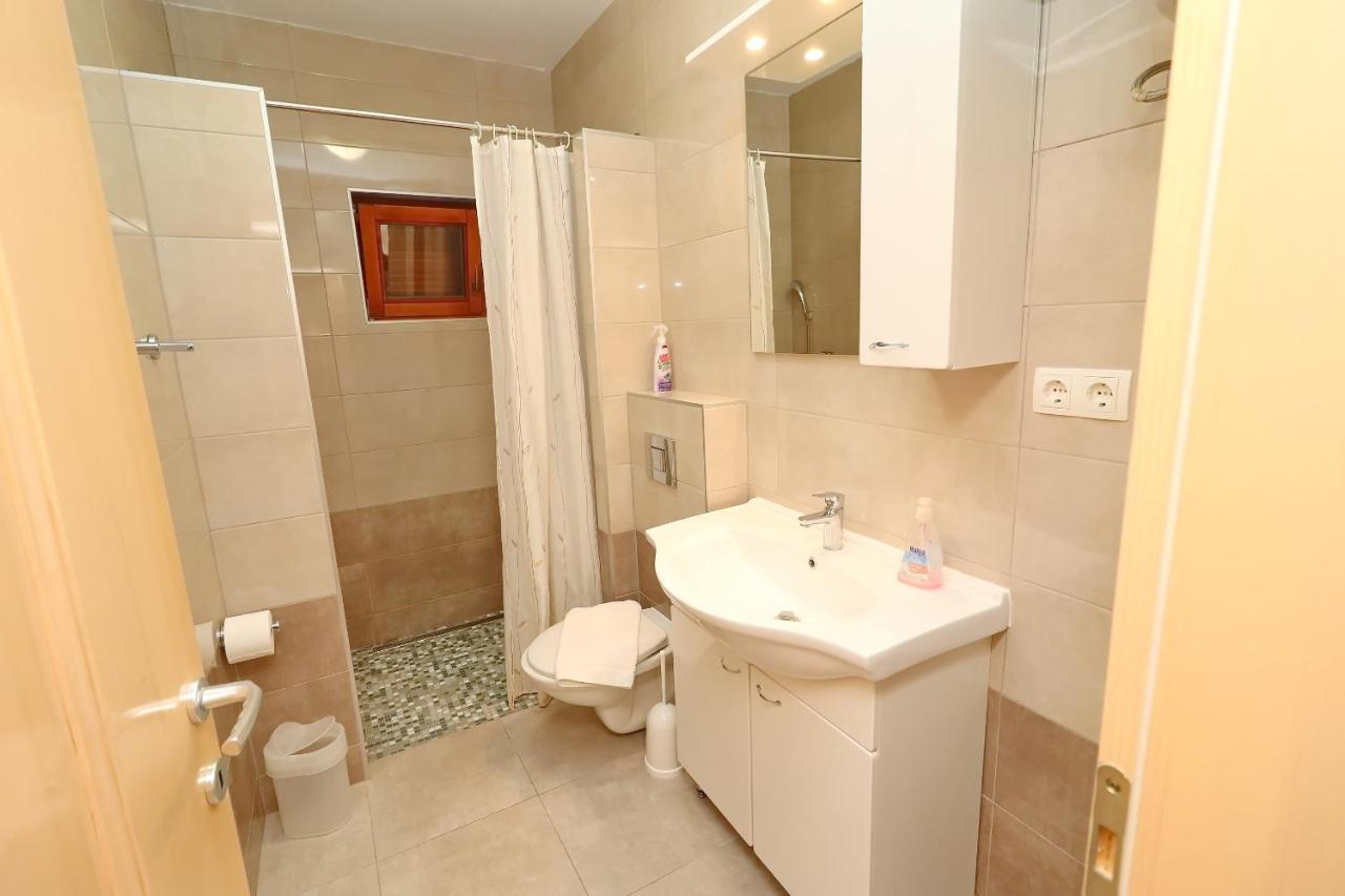 Seaside Apartments Hrkac Оребич Экстерьер фото